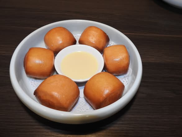 Deep Fried Chinese Milk Dough (黄金小馒头)